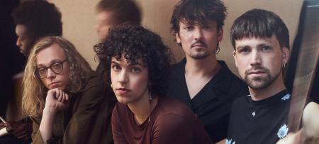 Ão